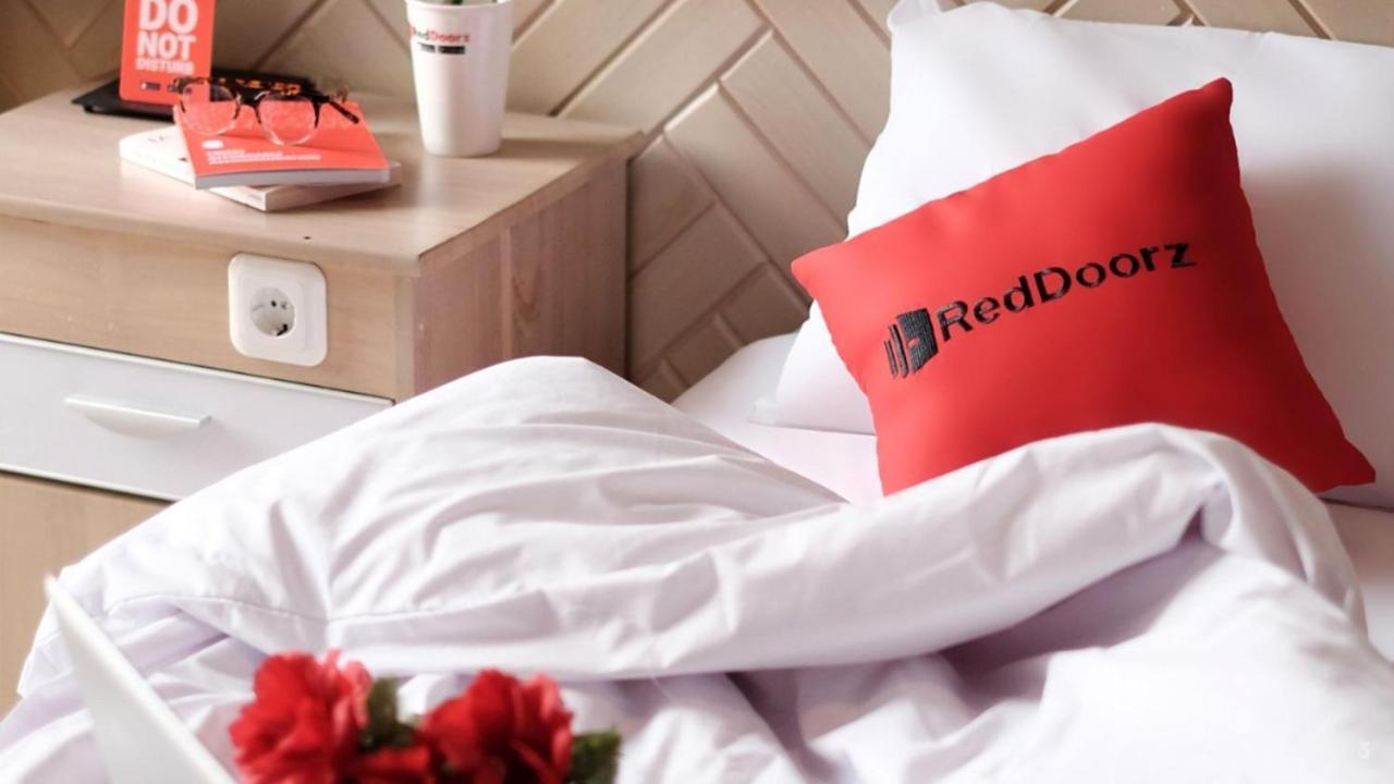 Reddoorz Ura Hotel Hung Phuoc 4 Хошимін Екстер'єр фото